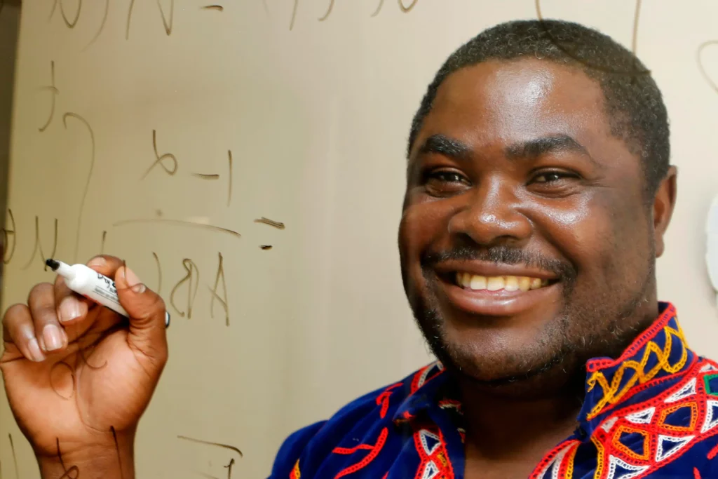 Illustration de l'article : Un professeur camerounais élu second meilleur mathématicien au monde