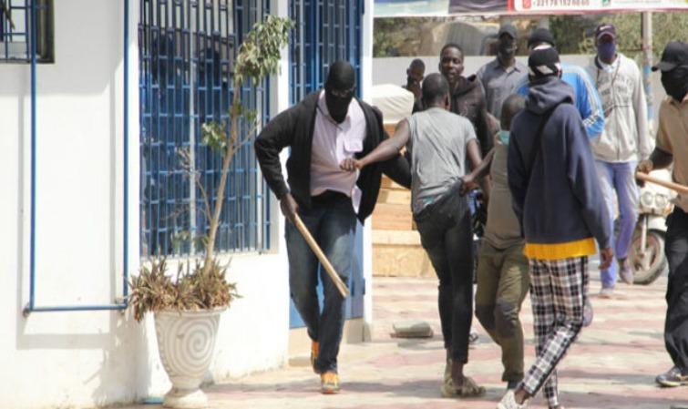 Illustration de l'article : [Enquête] Sénégal : mais qui sont ces civils armés tirant à balles réelles sur les manifestants ?